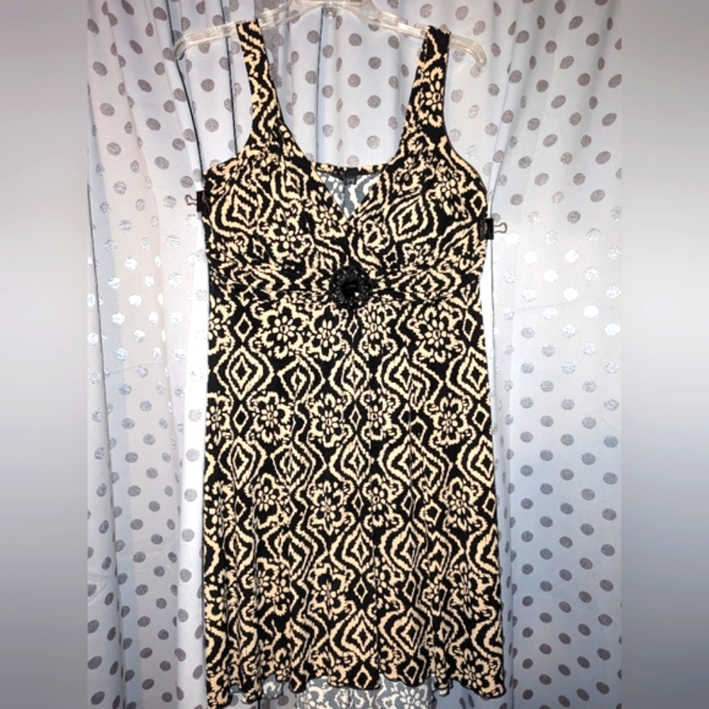 EN FOCUS Sleeveless V-Neck Midi Dress Host Pick 07/19